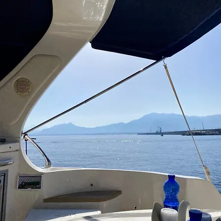 ספינת מלון Palermo Boat Experience